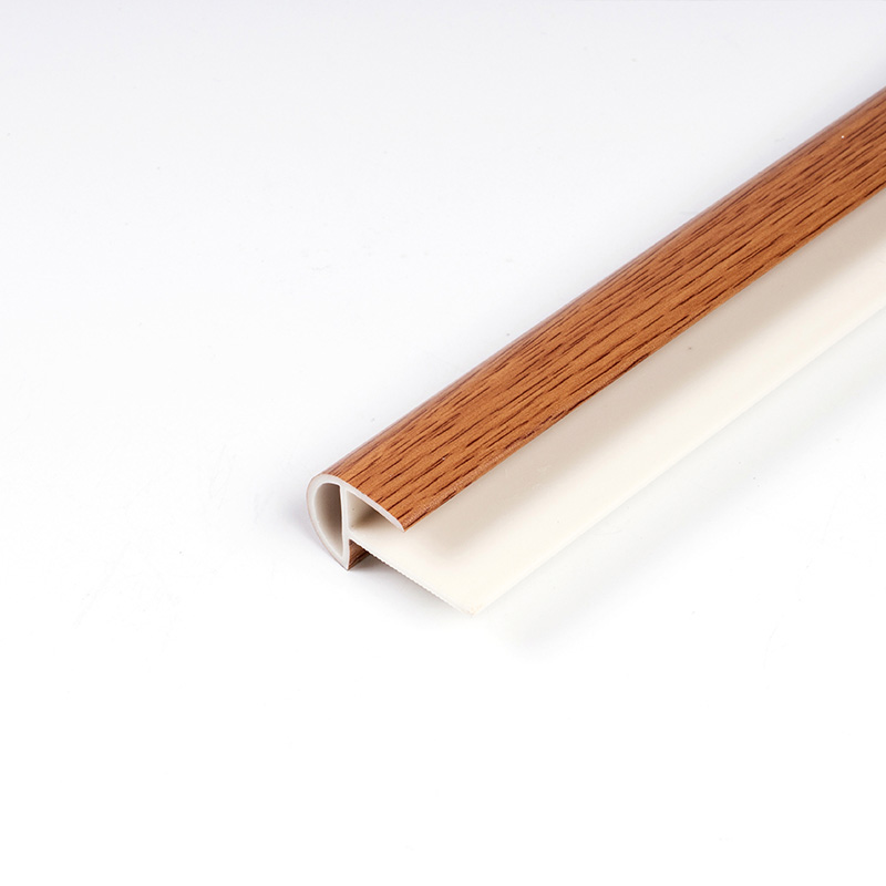 Внутренние края лестницы из ПВХ