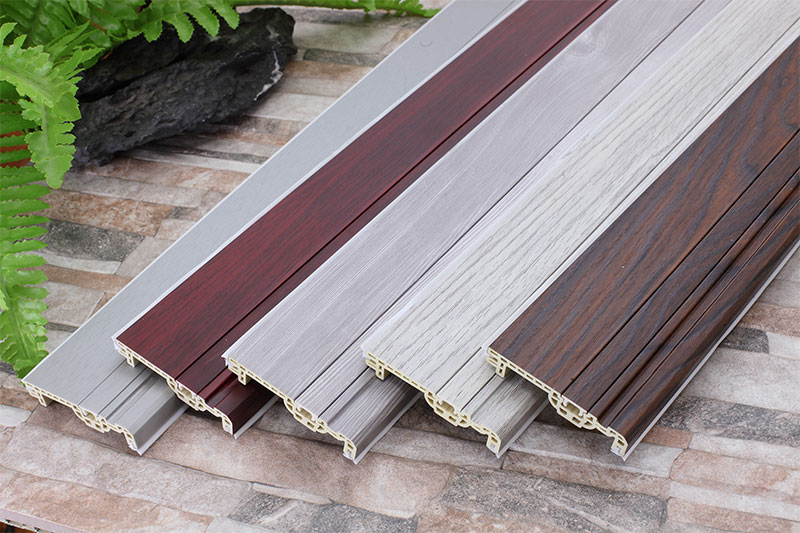 пластиковый плинтус