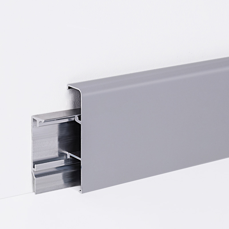 Металлический плинтус