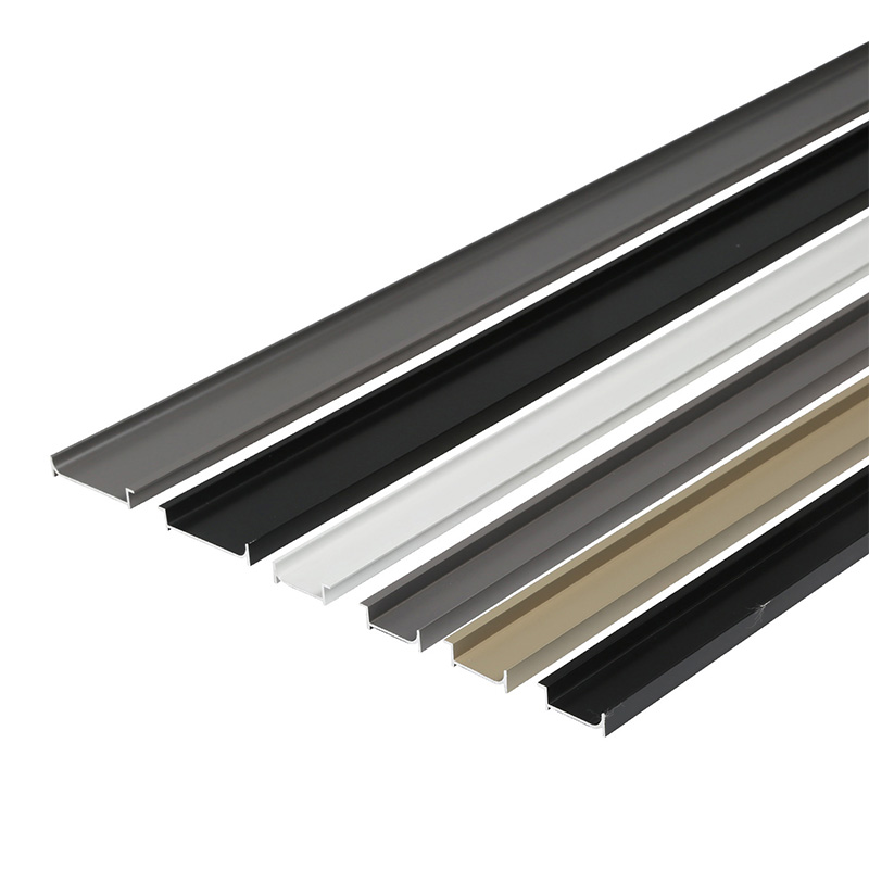 Внутренний алюминиевый напольный плинтус