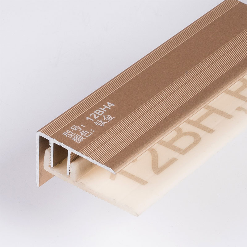 Отделка носика лестницы плиткой