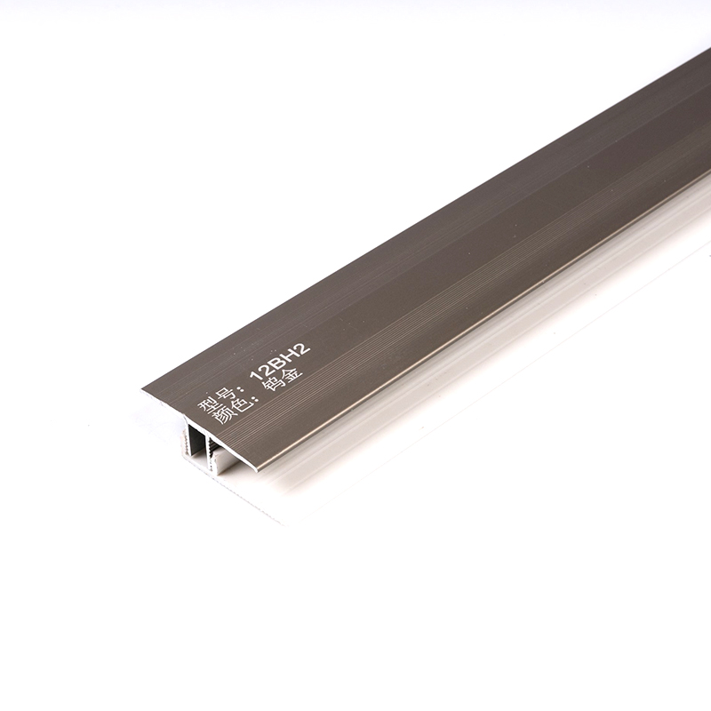 Отделка носика лестницы из плитки по индивидуальному заказу