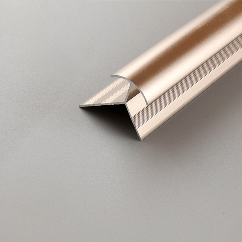 Роскошная отделка наружного угла плиткой