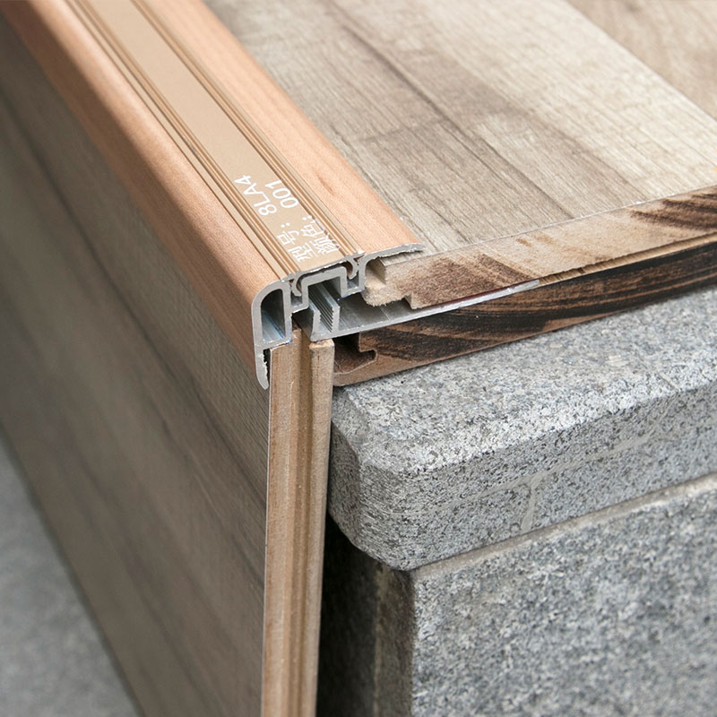 Отделка края лестницы по индивидуальному заказу