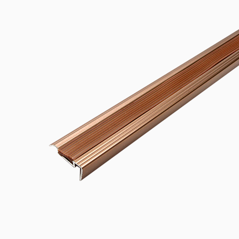 Отделка края лестницы внутренней плиткой