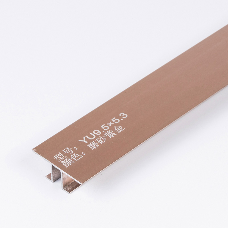 Декоративная планка из алюминиевого сплава.