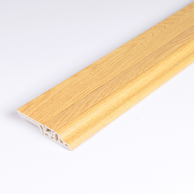 Пластиковый плинтус