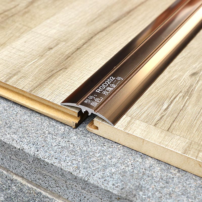 Переходная полоса из прочной плитки