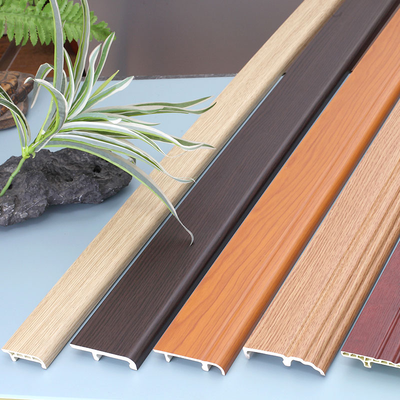 Белый плинтус Wood Grain