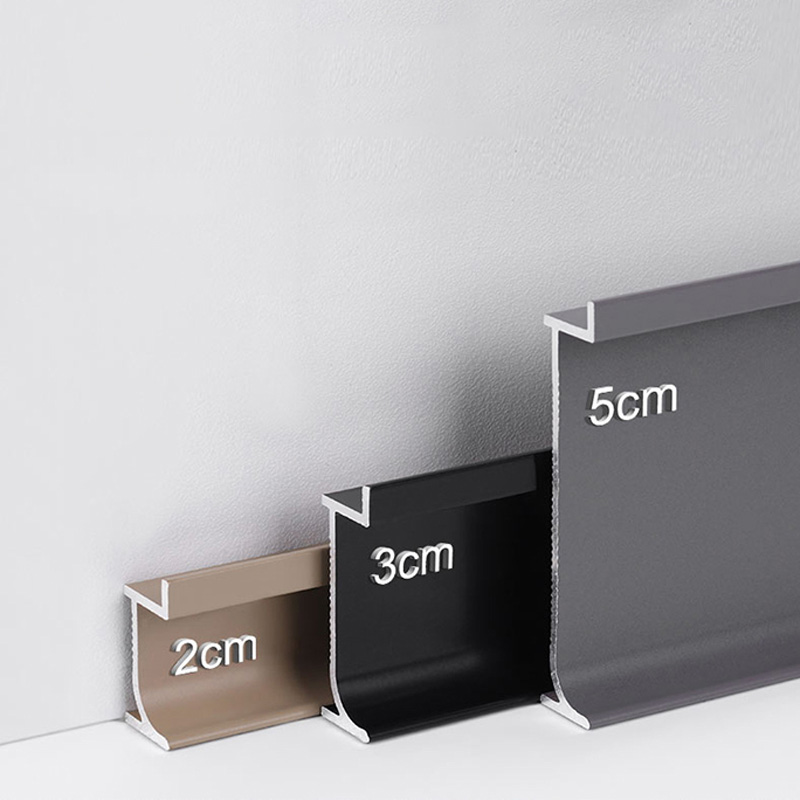 Металлический плинтус различных размеров