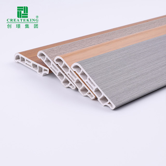 Плинтус из ПВХ с деревянным зерном 60*15 мм