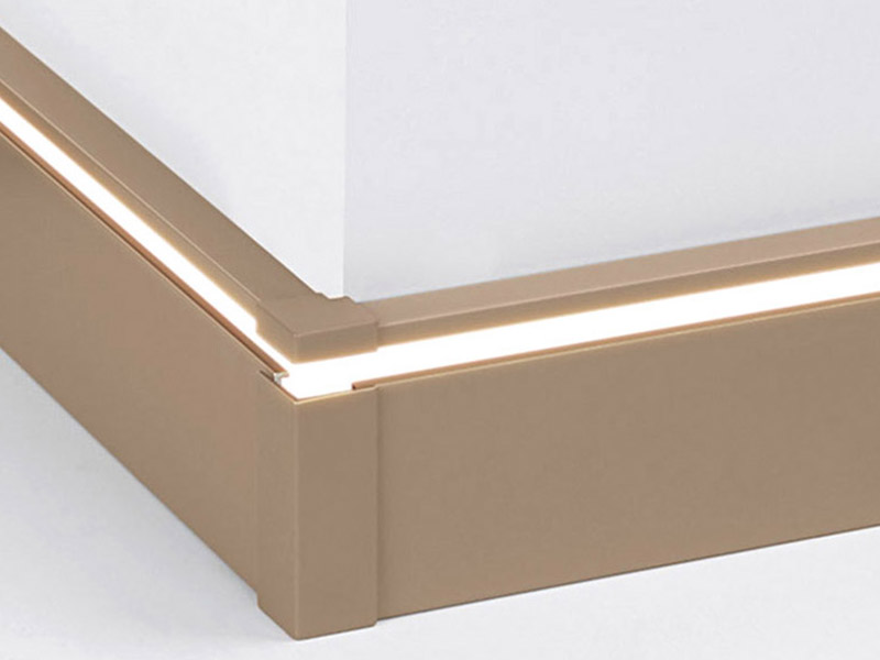 Алюминиевый плинтус