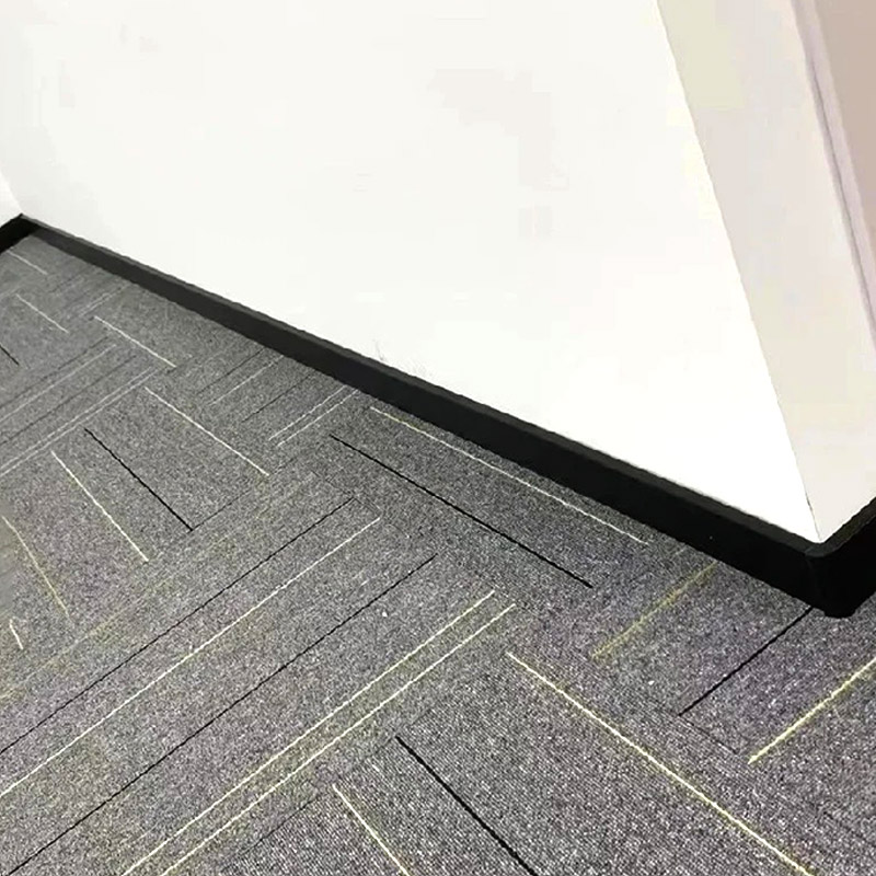 Ковер и плинтус