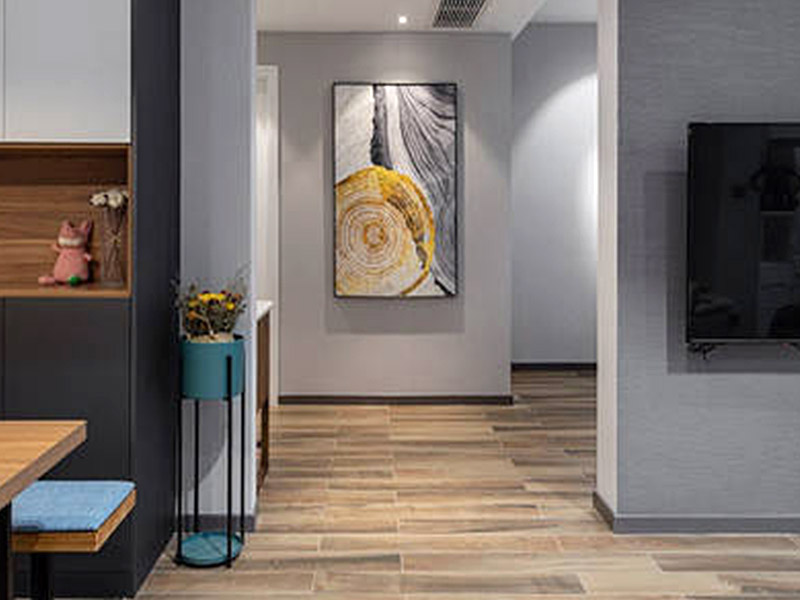 Должен ли плинтус быть того же цвета, что и пол?