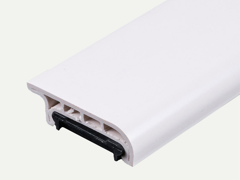 Плинтус с зажимом из ПВХ 50*15 мм