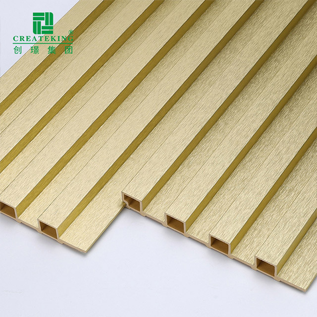 Стеновая панель с металлическим золотым рифлением 155*17 мм