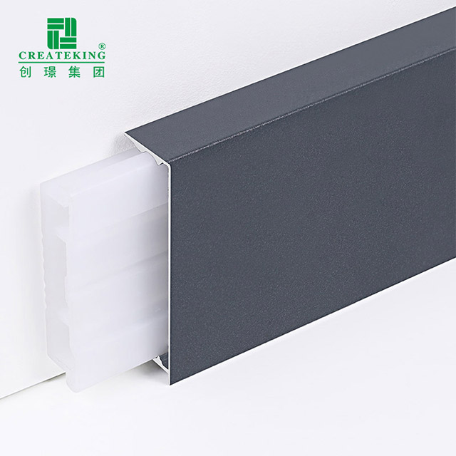 Плинтус из алюминиевого сплава 39,7*11,7 мм