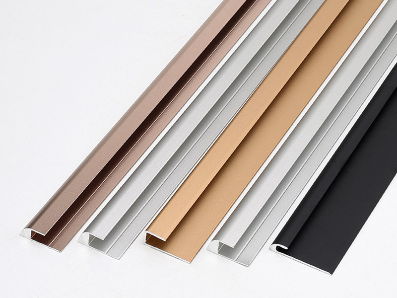 С-образная отделка пола