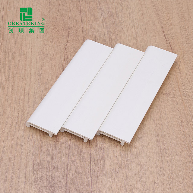 Плинтус с зажимом из ПВХ 50*15 мм