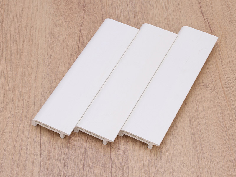 Плинтус с зажимом из ПВХ 50*15 мм