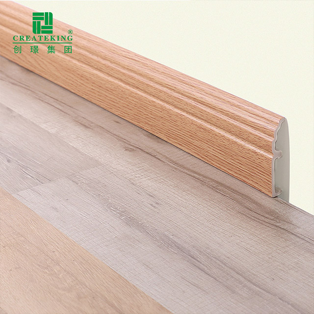 Плинтус с зажимом из ПВХ 85*16 мм