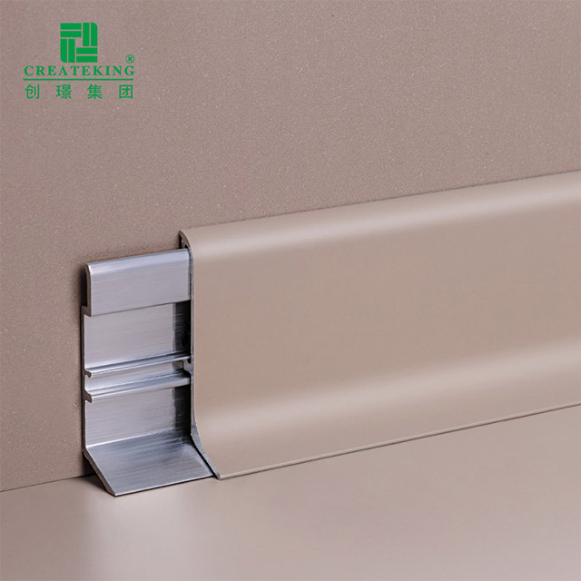 Алюминиевый напольный плинтус 40*9 мм