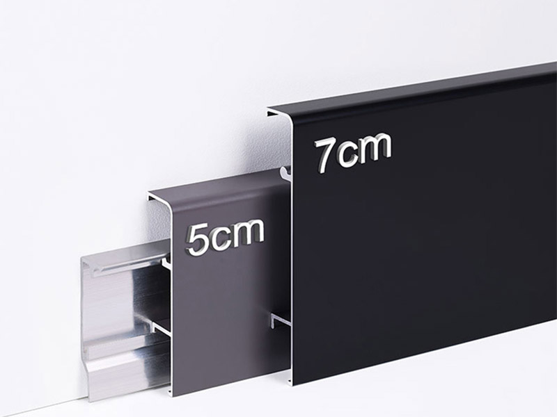 Металлический плинтус 50*9 мм