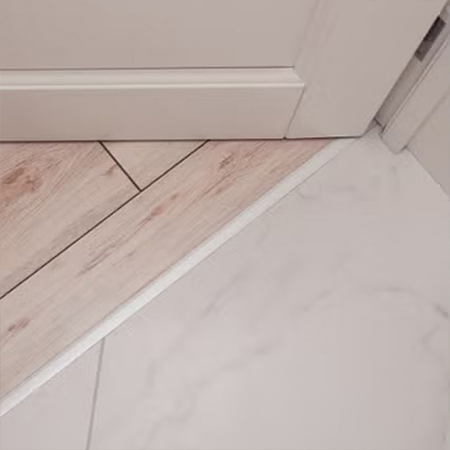 Пороговая переходная полоса в форме дуги из ПВХ 42*7,5 мм 