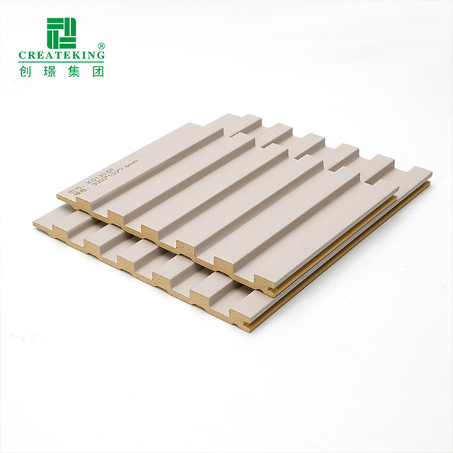 Стеновые панели из твердого ПВХ с рифлением 130*7,8 мм