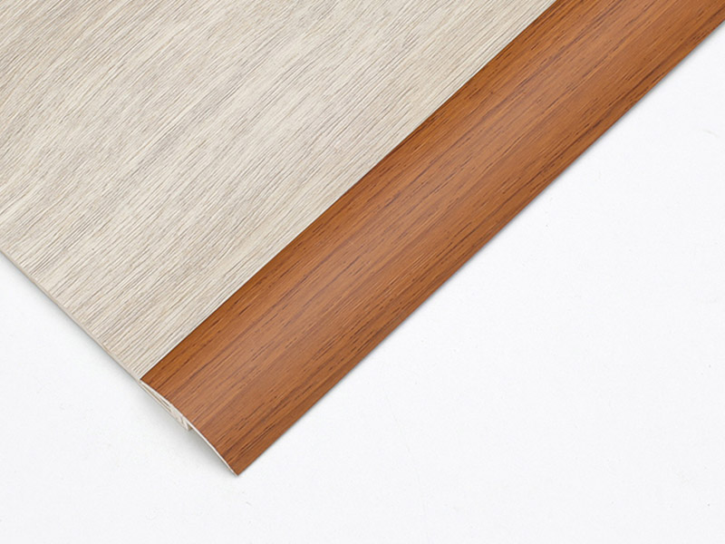 Пороговый редуктор SPC 32*4 мм