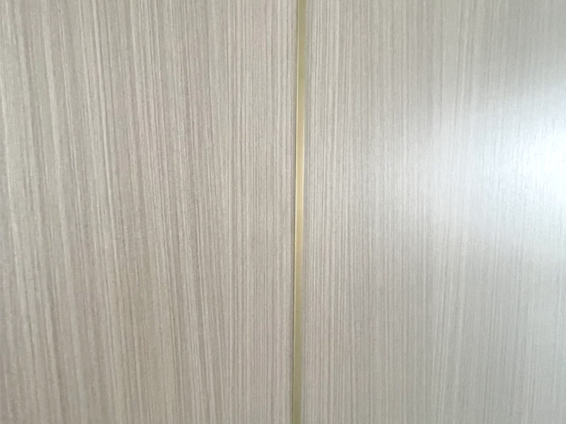 Добавьте отделку к деревянным панелям