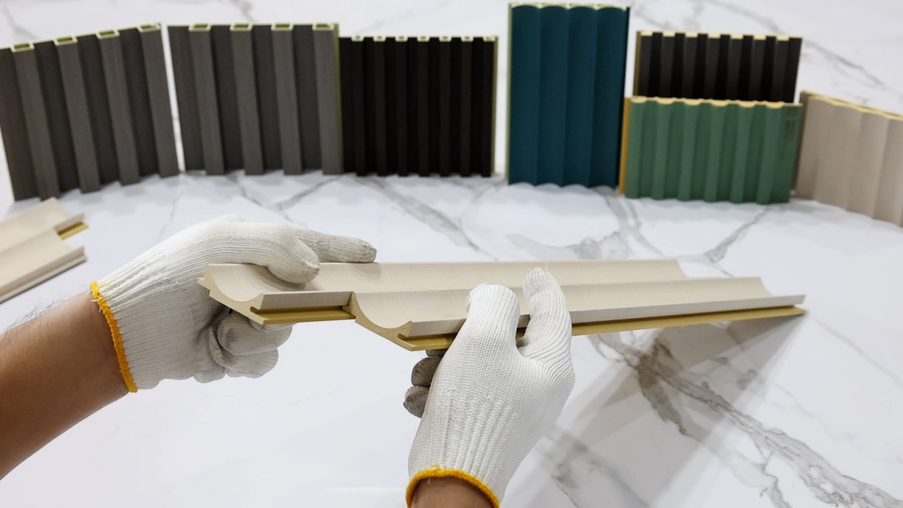 Стеновые панели из ПВХ с внутренней дугой 51,7*15 мм (KSM50)