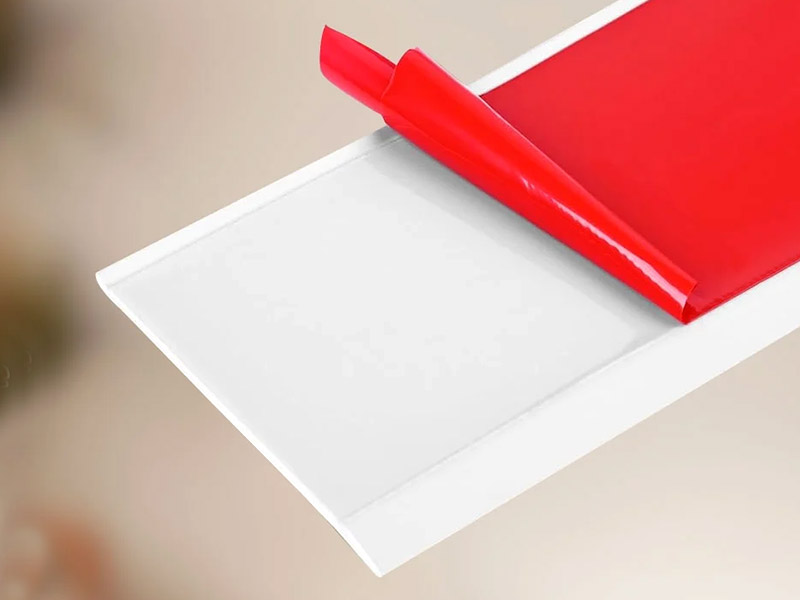 Плинтусы с самоклеящейся подложкой