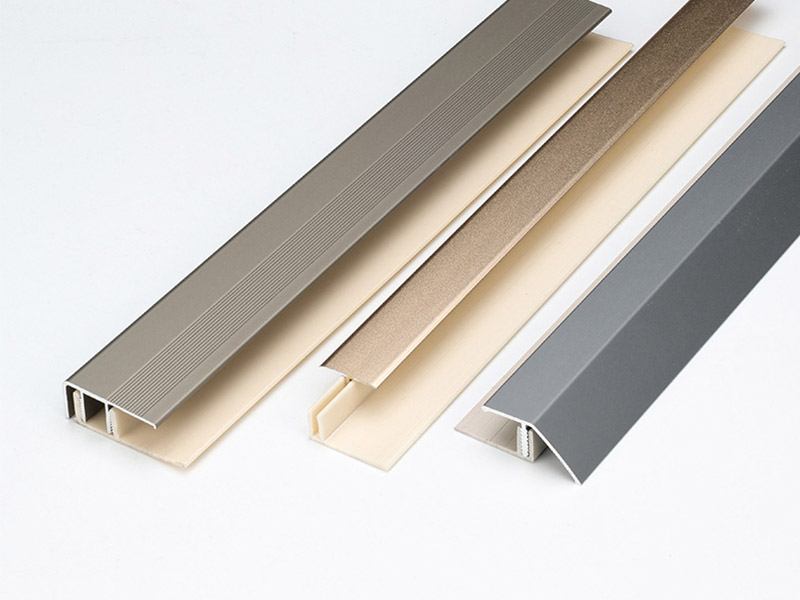 Металлический торцевой профиль для ламината