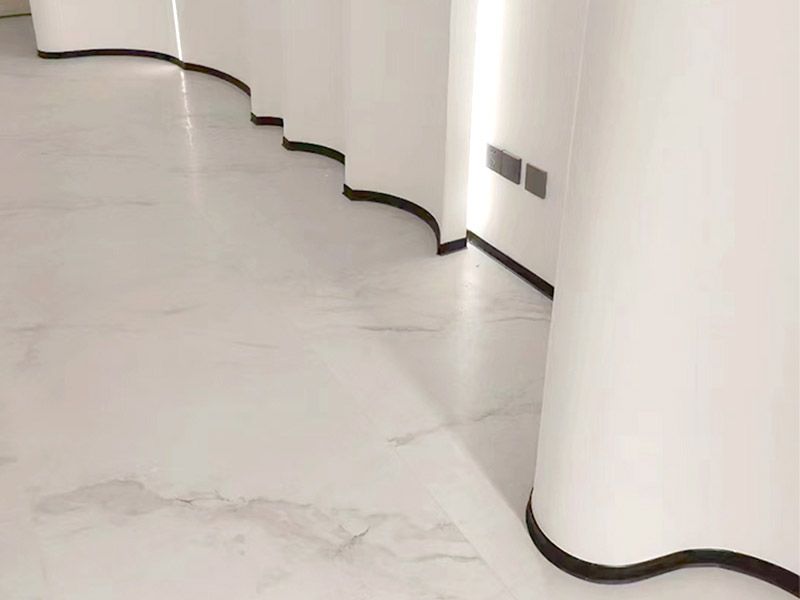 Плинтусы из алюминиевого сплава