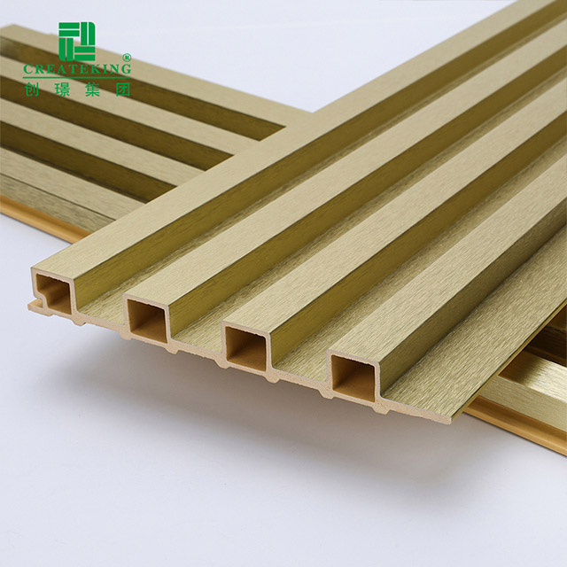 Стеновая панель с металлическим золотым рифлением 155*17 мм