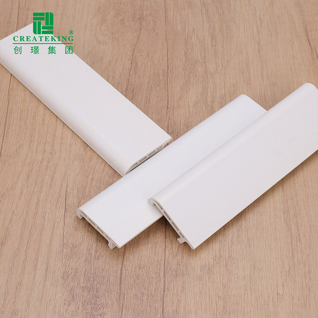 Плинтус с зажимом из ПВХ 50*15 мм