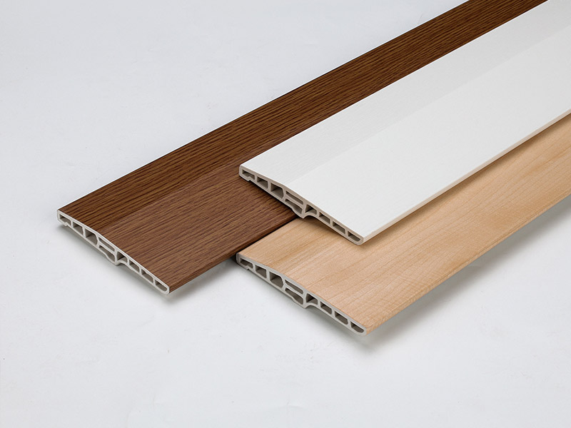 Полый плинтус из ПВХ с фаской 100*15 мм