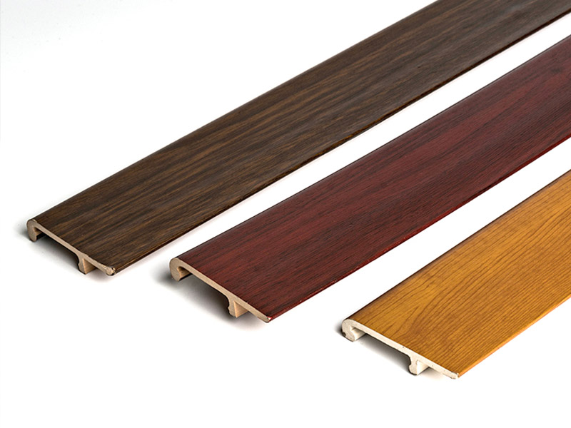 Плинтус с зажимом из ПВХ 75*15 мм