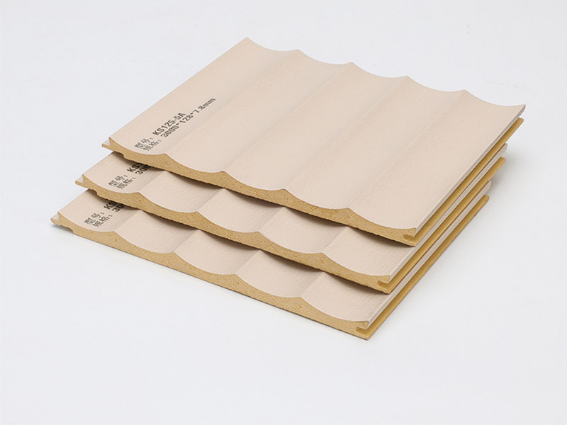 Стеновые панели с вогнутыми рифлеными стенками 128*7,8 мм