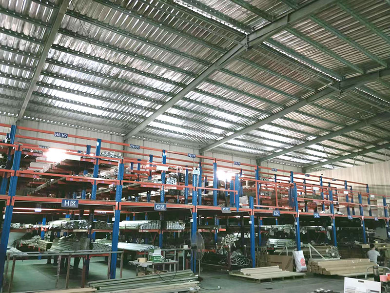 напольный плинтус