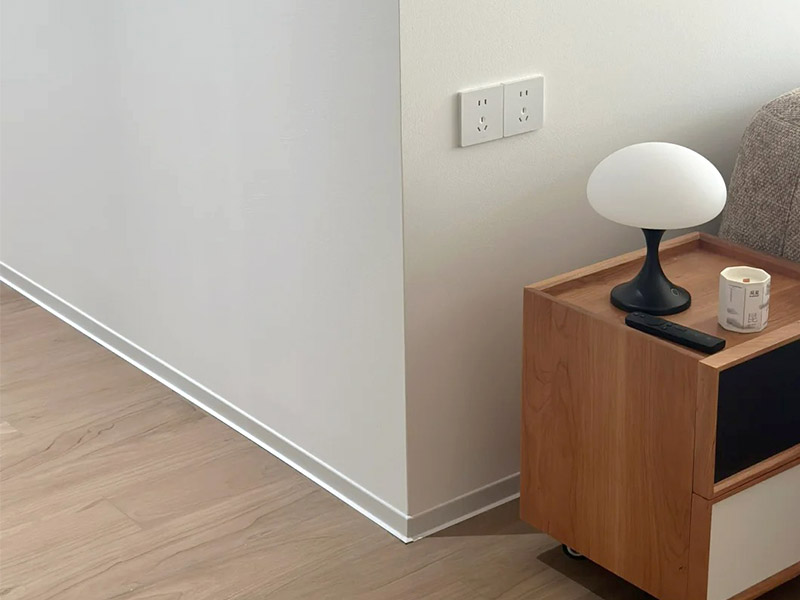 Что такое металлический плинтус?