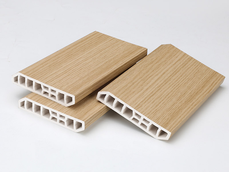 Плинтус из ПВХ 75*15 мм