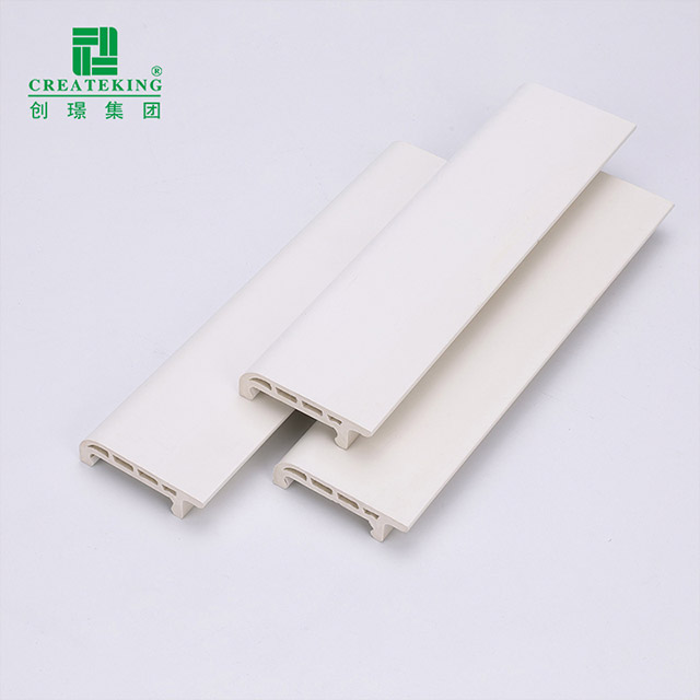 Плинтус с зажимом из ПВХ 50*15 мм