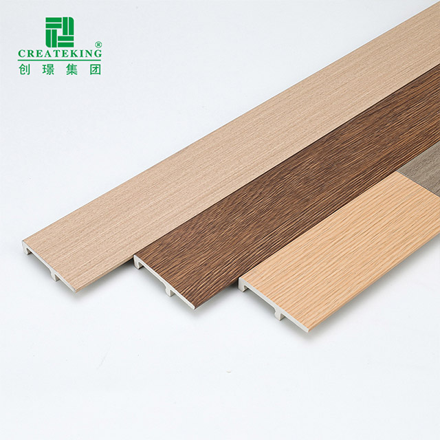 Плинтус с зажимом из ПВХ 60*12 мм