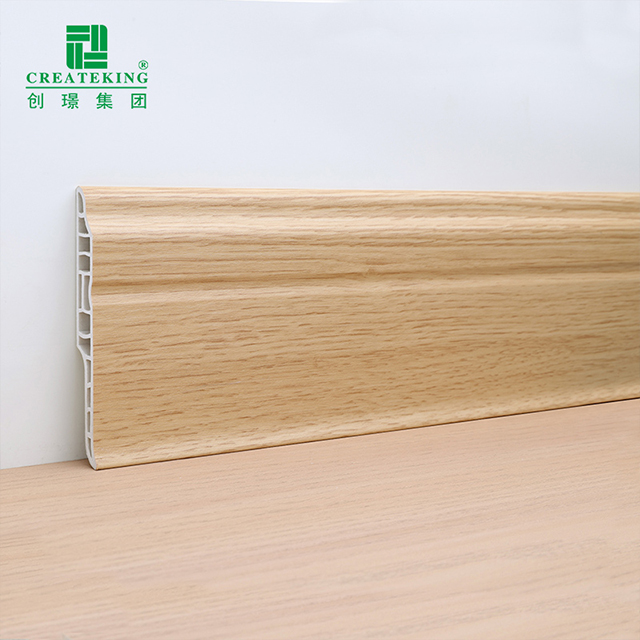 Плинтус с языком ягненка из ПВХ 95*15,5 мм