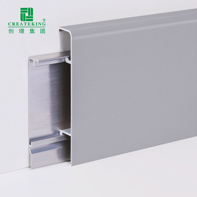 Металлический плинтус 70*9 мм