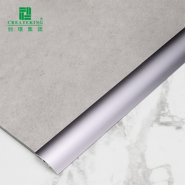 Пороговая полоса металлической двери 5,58x39,41 мм