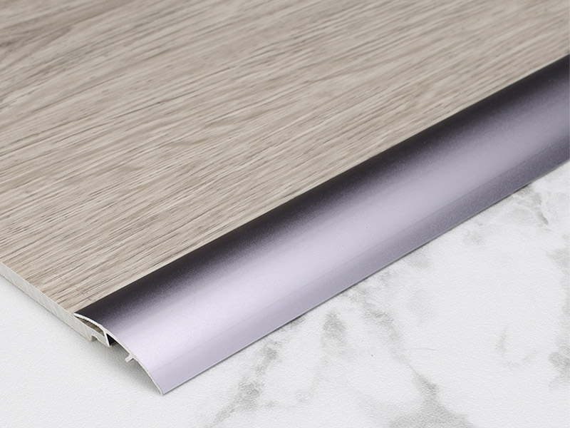 Универсальная переходная полоса для металлического пола