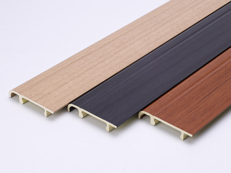 Плинтус с зажимом из ПВХ 76*14 мм